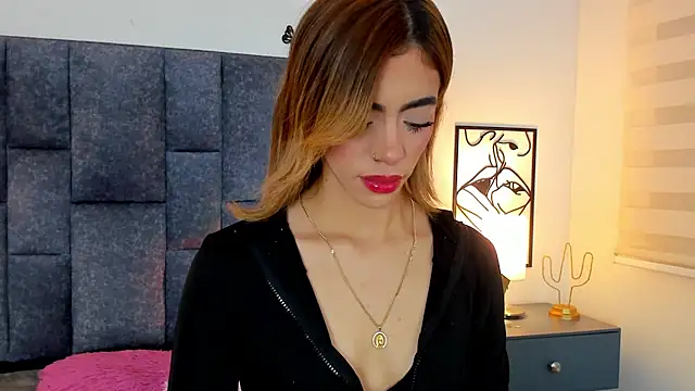 Snapshot of Violetta_Ficher chatting on June 2026 02:53:02 AM Violetta Ficher online show from June 2026 02:53:02 AM