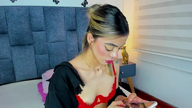 Snapshot of Violetta_Ficher chatting on April 2026 02:42:01 AM Violetta Ficher online show from April 2026 02:42:01 AM