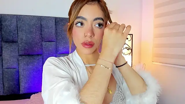 Snapshot of Violetta_Ficher chatting on June 2026 02:27:01 AM Violetta Ficher online show from June 2026 02:27:01 AM