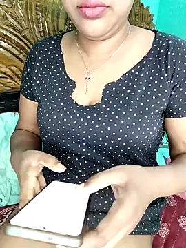 monekhan123 online show from December 2025 12:04:02 PM