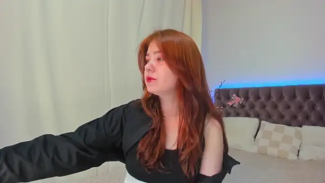Snapshot of Ella_Mayers chatting on March 2025 09:16:02 PM Ella Mayers online show from March 2025 09:16:02 PM