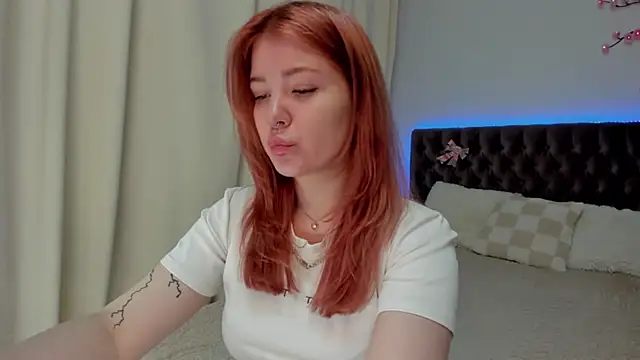 Snapshot of Ella_Mayers chatting on September 2025 12:32:02 PM Ella Mayers online show from September 2025 12:32:02 PM