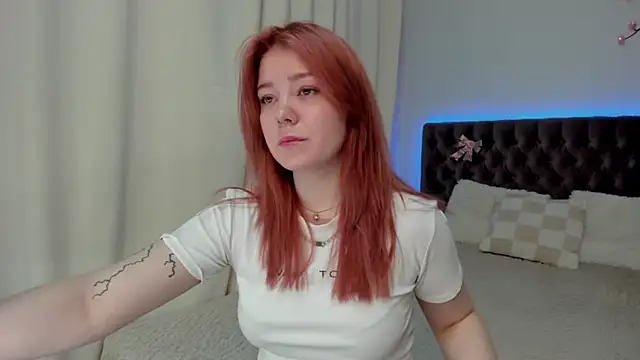 Snapshot of Ella_Mayers chatting on September 2025 12:27:01 PM Ella Mayers online show from September 2025 12:27:01 PM