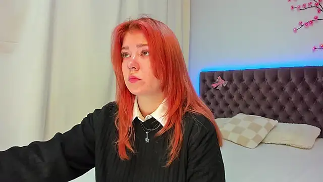 Snapshot of Ella_Mayers chatting on October 2025 12:28:01 PM Ella Mayers online show from October 2025 12:28:01 PM