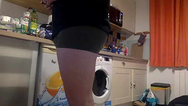 Snapshot of zizouette9999 chatting on January 2026 06:56:01 PM zizouette9999 online show from January 2026 06:56:01 PM