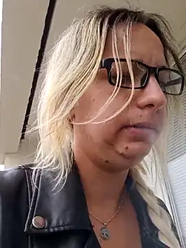 Mia RainX online show from June 2026 01:23:02 PM