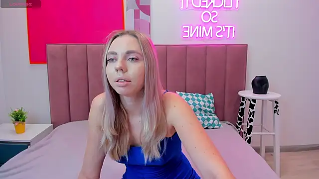 Snapshot of TessaAdorable chatting on October 2025 01:40:02 AM TessaAdorable online show from October 2025 01:40:02 AM