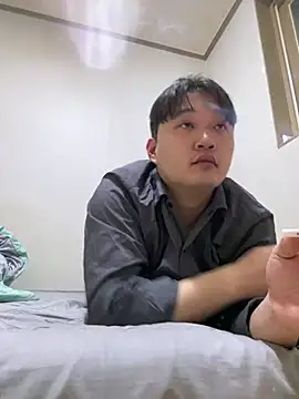 Snapshot of offwhite777 chatting on February 2025 09:33:01 AM offwhite777 online show from February 2025 09:33:01 AM