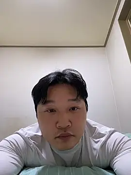 Snapshot of offwhite777 chatting on February 2025 09:58:01 AM offwhite777 online show from February 2025 09:58:01 AM