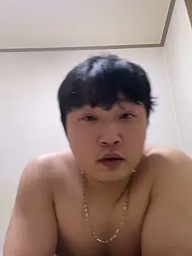 Snapshot of offwhite777 chatting on February 2025 04:06:01 PM offwhite777 online show from February 2025 04:06:01 PM