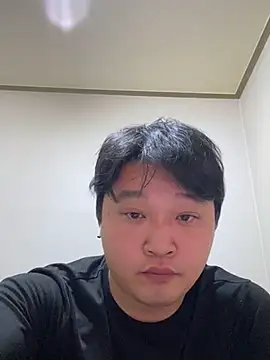 Snapshot of offwhite777 chatting on January 2025 03:19:01 PM offwhite777 online show from January 2025 03:19:01 PM