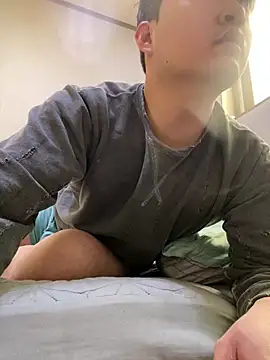 Snapshot of offwhite777 chatting on February 2025 01:33:01 AM offwhite777 online show from February 2025 01:33:01 AM