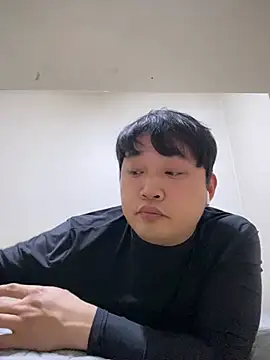 Snapshot of offwhite777 chatting on February 2025 08:46:01 AM offwhite777 online show from February 2025 08:46:01 AM