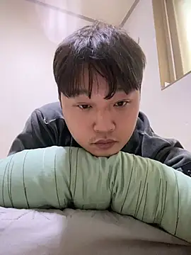 Snapshot of offwhite777 chatting on February 2025 05:46:02 AM offwhite777 online show from February 2025 05:46:02 AM