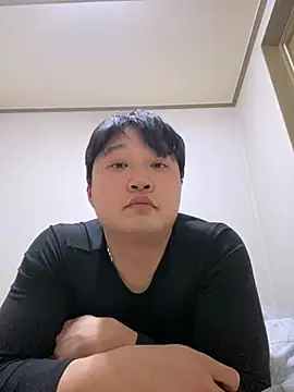 Snapshot of offwhite777 chatting on February 2025 02:18:01 PM offwhite777 online show from February 2025 02:18:01 PM