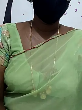 Snapshot of Tamil_Meera12 chatting on September 2025 06:35:02 AM Tamil Meera12 online show from September 2025 06:35:02 AM