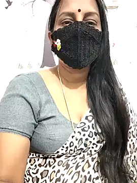 Snapshot of Tamil_Meera12 chatting on May 2026 04:44:02 PM Tamil Meera12 online show from May 2026 04:44:02 PM