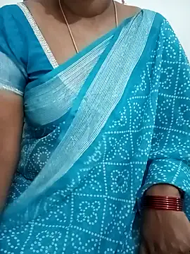 Snapshot of Tamil_Meera12 chatting on February 2025 07:40:01 AM Tamil Meera12 online show from February 2025 07:40:01 AM