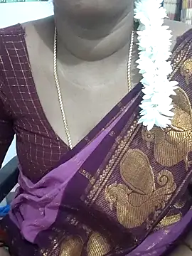 Snapshot of Tamil_Meera12 chatting on October 2025 06:59:02 AM Tamil Meera12 online show from October 2025 06:59:02 AM