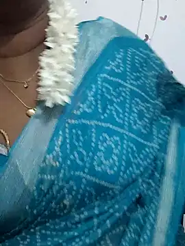 Snapshot of Tamil_Meera12 chatting on September 2025 06:52:02 AM Tamil Meera12 online show from September 2025 06:52:02 AM