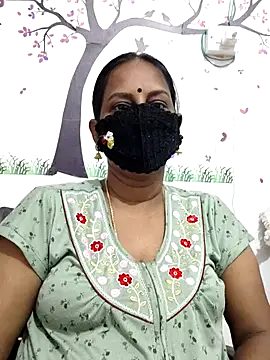 Snapshot of Tamil_Meera12 chatting on April 2026 03:20:01 AM Tamil Meera12 online show from April 2026 03:20:01 AM