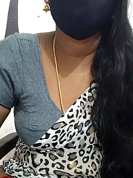 Snapshot of Tamil_Meera12 chatting on October 2025 07:40:01 AM Tamil Meera12 online show from October 2025 07:40:01 AM