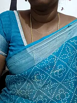 Snapshot of Tamil_Meera12 chatting on September 2025 06:57:01 AM Tamil Meera12 online show from September 2025 06:57:01 AM