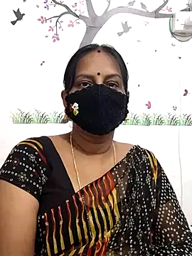 Snapshot of Tamil_Meera12 chatting on May 2026 05:24:01 PM Tamil Meera12 online show from May 2026 05:24:01 PM
