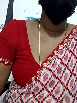 Snapshot of Tamil_Meera12 chatting on October 2025 06:04:01 AM Tamil Meera12 online show from October 2025 06:04:01 AM