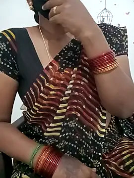 Snapshot of Tamil_Meera12 chatting on February 2025 05:20:01 PM Tamil Meera12 online show from February 2025 05:20:01 PM