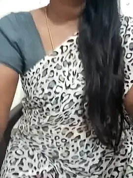Snapshot of Tamil_Meera12 chatting on February 2025 05:11:02 PM Tamil Meera12 online show from February 2025 05:11:02 PM