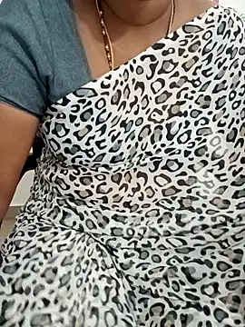 Snapshot of Tamil_Meera12 chatting on February 2025 08:53:02 AM Tamil Meera12 online show from February 2025 08:53:02 AM