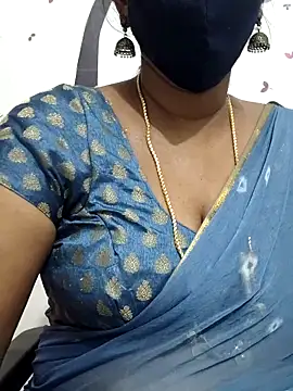 Snapshot of Tamil_Meera12 chatting on October 2025 06:36:02 AM Tamil Meera12 online show from October 2025 06:36:02 AM