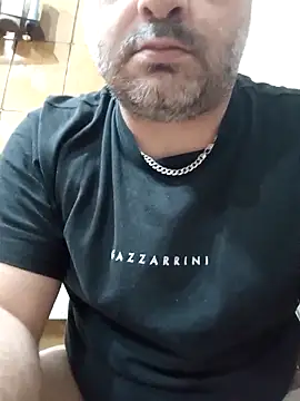Snapshot of NAvoglia chatting on May 2026 01:04:01 PM NAvoglia online show from May 2026 01:04:01 PM