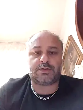 Snapshot of NAvoglia chatting on May 2026 03:18:02 PM NAvoglia online show from May 2026 03:18:02 PM