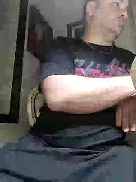 Snapshot of NAvoglia chatting on September 2025 07:32:01 PM NAvoglia online show from September 2025 07:32:01 PM