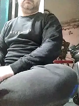 Snapshot of NAvoglia chatting on March 2025 04:58:01 PM NAvoglia online show from March 2025 04:58:01 PM
