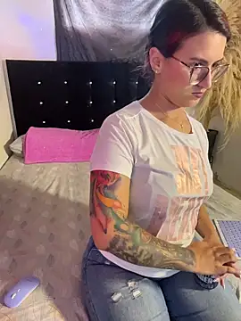 Emma Giraldo online show from June 2026 08:14:02 PM