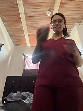 Emma Giraldo online show from August 2026 08:37:02 PM