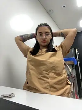 Snapshot of Emma_Giraldo chatting on October 2025 03:03:01 PM Emma Giraldo online show from October 2025 03:03:01 PM