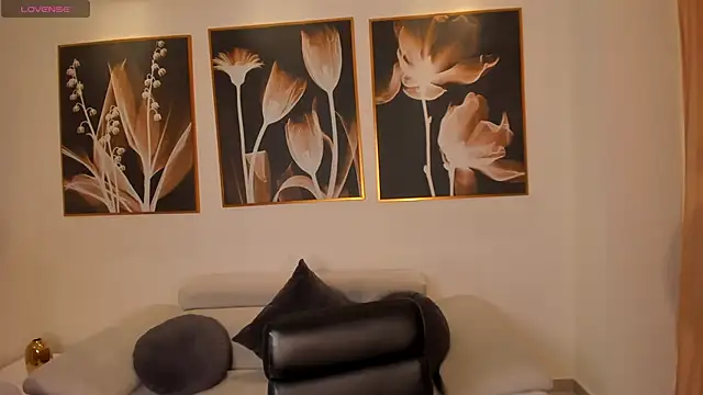 IsabellaKroft online show from February 2025 06:44:02 PM