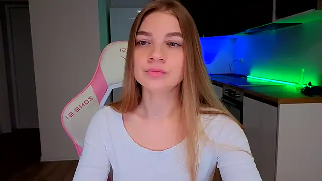 Enjoy everymoment  online show from April 2026 08:50:01 PM