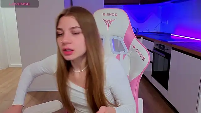 Enjoy everymoment  online show from April 2026 04:00:02 PM