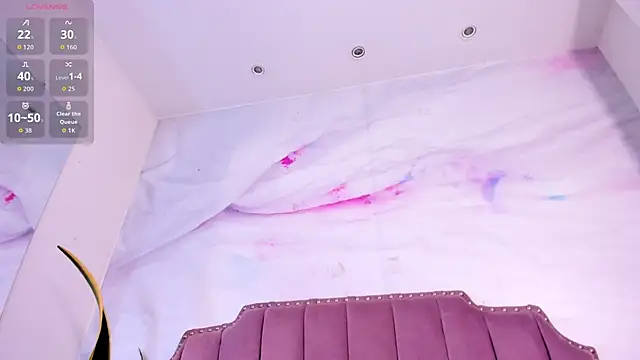 Lia Guzman online show from December 2025 03:10:02 AM