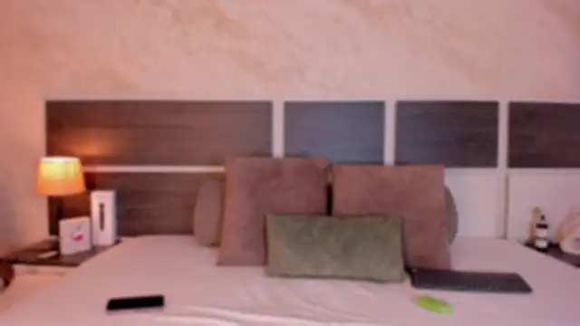 Alyssia Collins online show from February 2025 03:27:01 PM