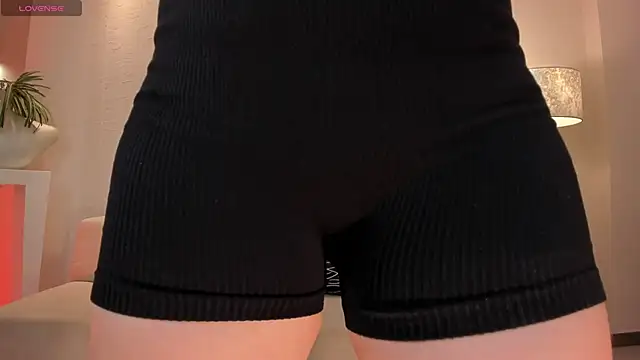 BeccaBaxter online show from February 2026 12:01:02 PM