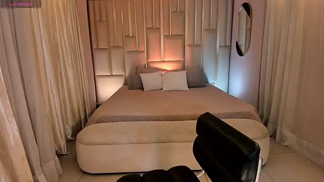 BeccaBaxter online show from October 2025 12:40:01 PM