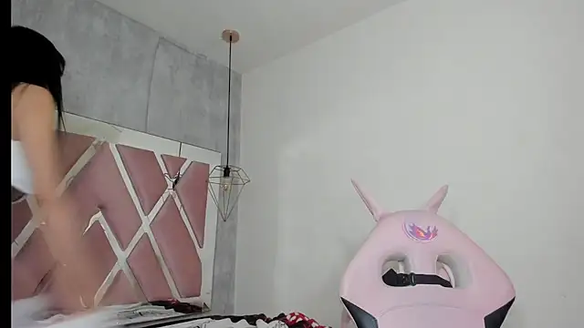 Raichell  online show from March 2025 04:06:02 AM