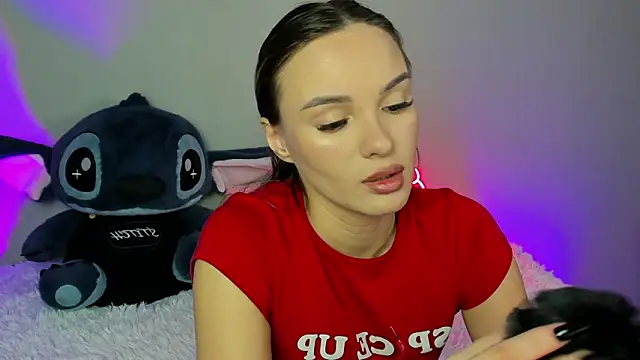 EvaBalmer online show from November 2025 03:16:01 AM