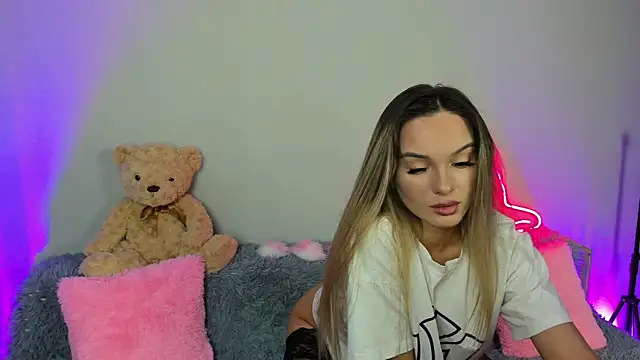 EvaBalmer online show from October 2025 07:55:02 AM